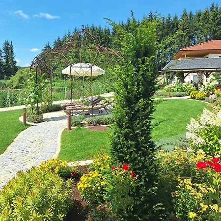 Rosenhof Salzburger Seenland Strasswalchen