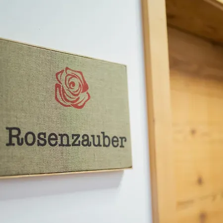Rosenhof Salzburger Seenland Apartment