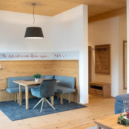 Rosenhof Salzburger Seenland Apartment *